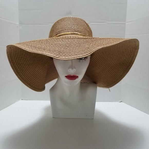 big floppy sun hat